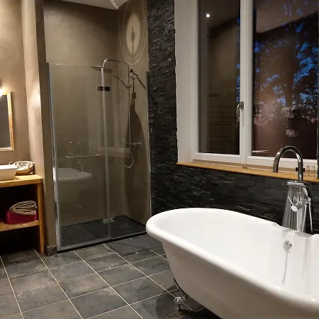 Les D'hotes De La Frissonnette Guest house Auzelles